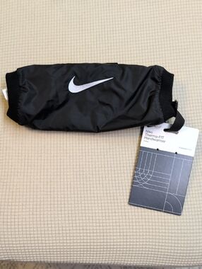 Nike Therma-Fit Black Handwarmer with White Swoosh